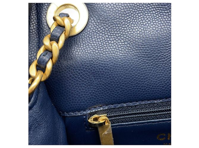 Borsa a tracolla Chanel Mini Matelassé con catena Blu navy - vista 9