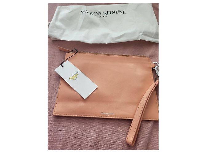 Autre Marque Maison Kitsuné Pochette in Pelle Rosa - vista 2
