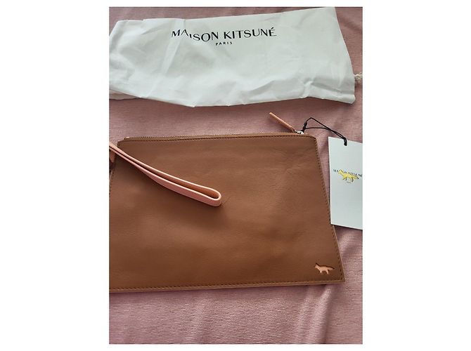 Autre Marque Maison Kitsuné Pochette in Pelle Rosa - vista 4