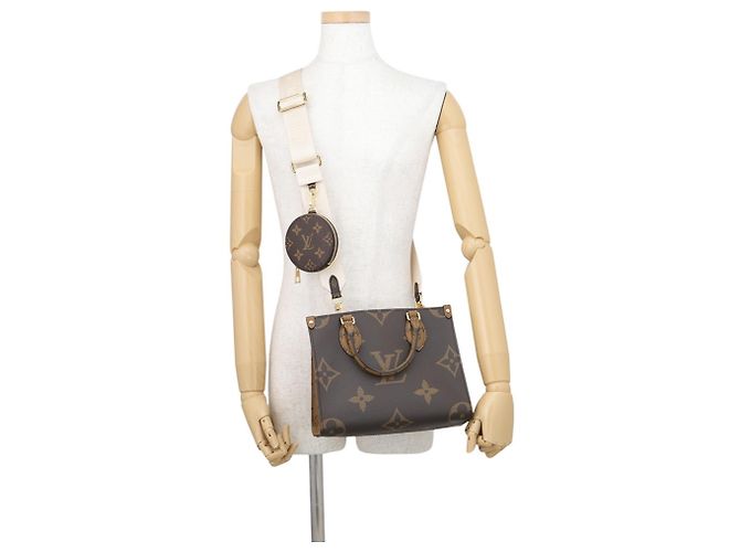 Borsa Louis Vuitton Monogram Reverse Giant OnTheGo PM Rosso - vista 5