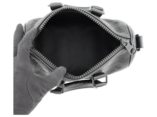 Bolso de mano Louis Vuitton Keepall Bandoulière 25 Monogram Negro - vista 6