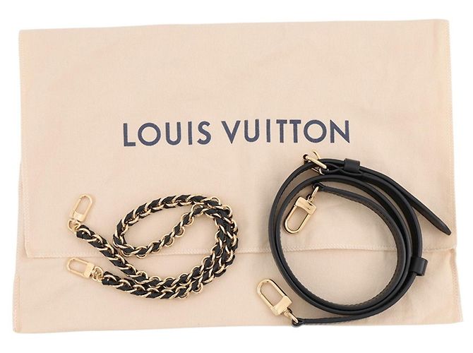 Borsa a mano OnTheGo EW con catena Louis Vuitton Monogram Reverse Giant Rosso - vista 15