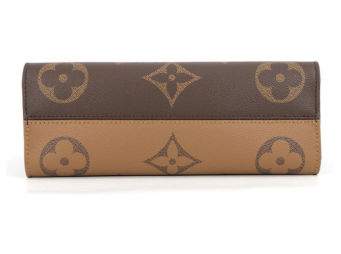 Borsa a mano OnTheGo EW con catena Louis Vuitton Monogram Reverse Giant Rosso - vista 3