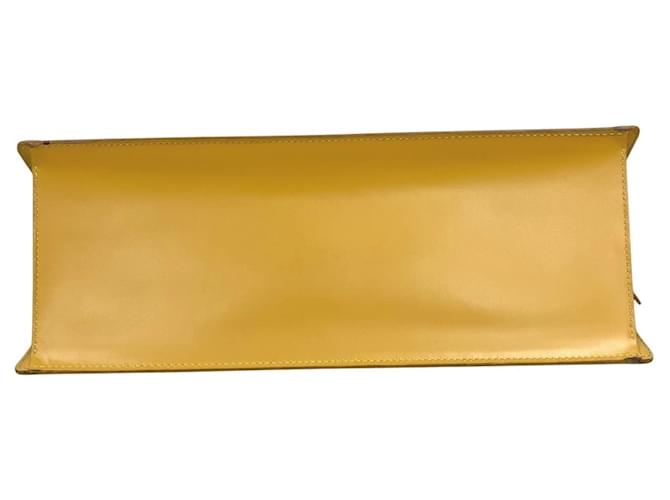 Louis Vuitton Sac Triangle Handbag Giallo - vista 3