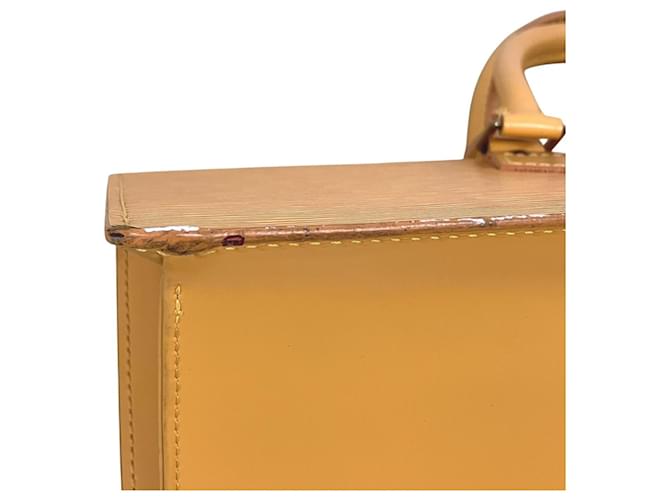 Louis Vuitton Sac Triangle Handbag Giallo - vista 6