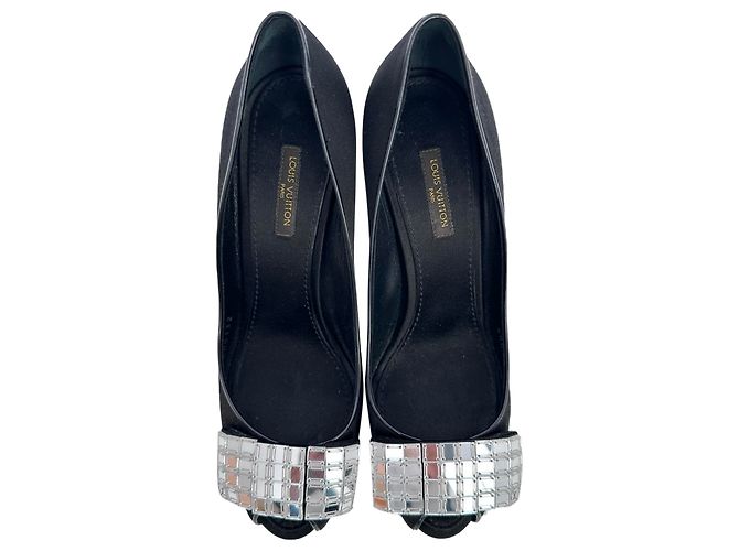 Décolleté peep-toe in raso nero con cristalli Louis Vuitton - vista 4