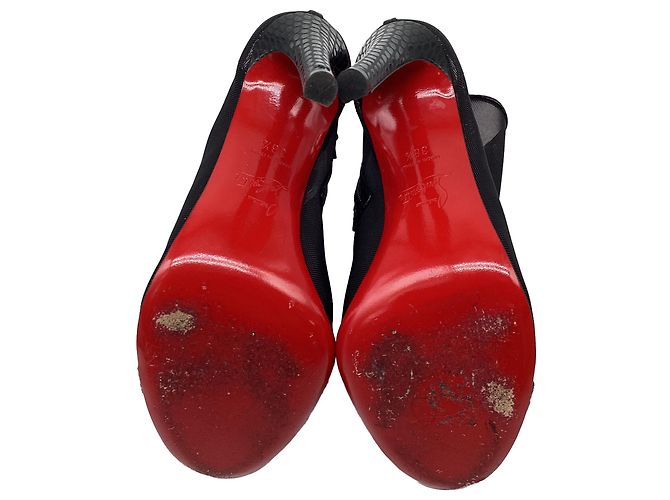 Stivaletti Trouble Open-Tie di Christian Louboutin in mesh nero - vista 10