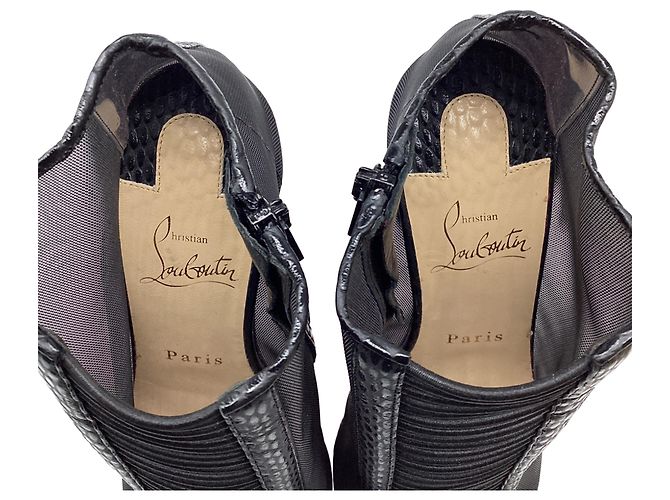 Stivaletti Trouble Open-Tie di Christian Louboutin in mesh nero - vista 11