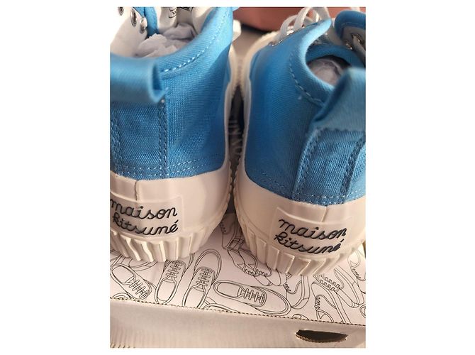 Autre Marque Maison Kitsuné Blaue Low-Top-Sneaker aus Canvas mit Fuchs-Patch Weiß - Ansicht 6