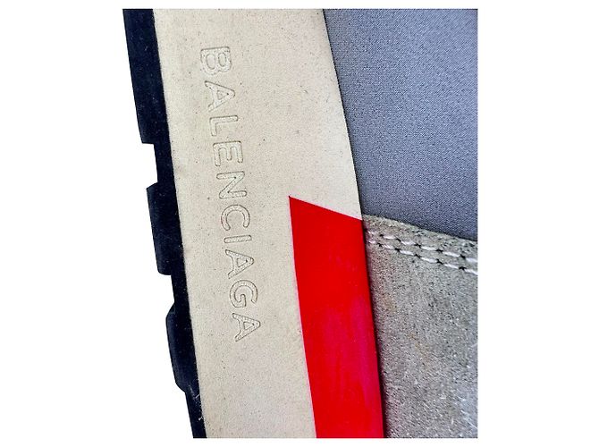 Everyday Balenciaga Race Runner Sneaker aus weißem Leder und Mesh - Ansicht 10