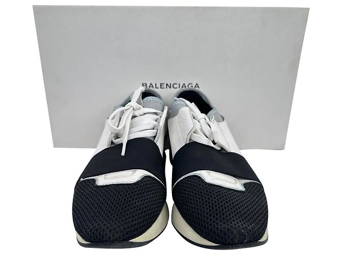 Everyday Balenciaga Race Runner Sneaker aus weißem Leder und Mesh - Ansicht 18