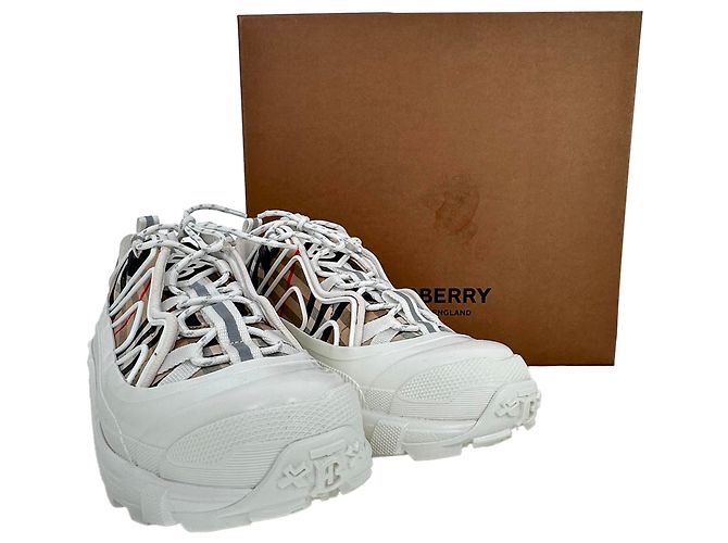 Burberry Arthur Vintage Check Sneaker aus beigem Canvas - Ansicht 11