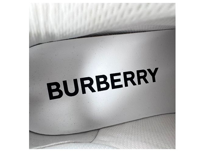 Burberry Arthur Vintage Check Sneaker aus beigem Canvas - Ansicht 16