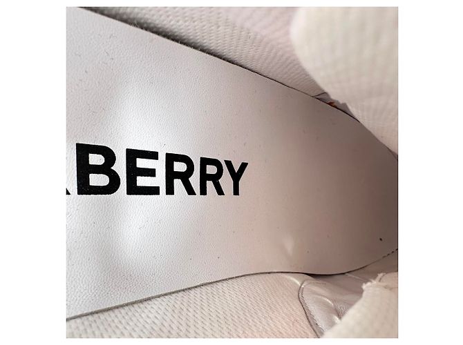 Burberry Arthur Vintage Check Sneaker aus beigem Canvas - Ansicht 17