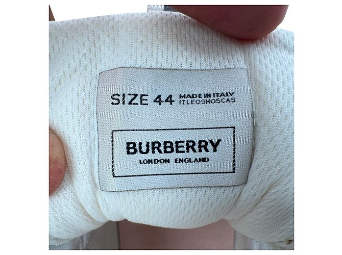 Burberry Arthur Vintage Check Sneaker aus beigem Canvas - Ansicht 22