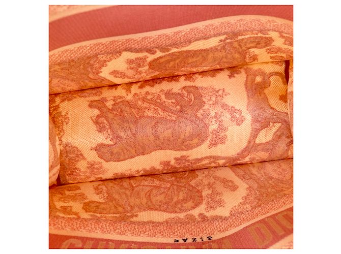 Sac Dior Book Tote Medium Toile de Jouy Brodé en Toile Rose - vue 12