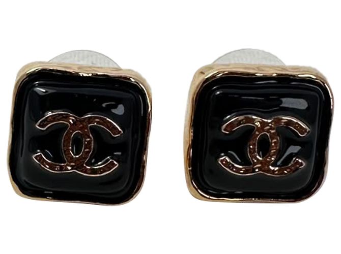 Timeless Orecchini a bottone Chanel CC in resina nera Nero - vista 2