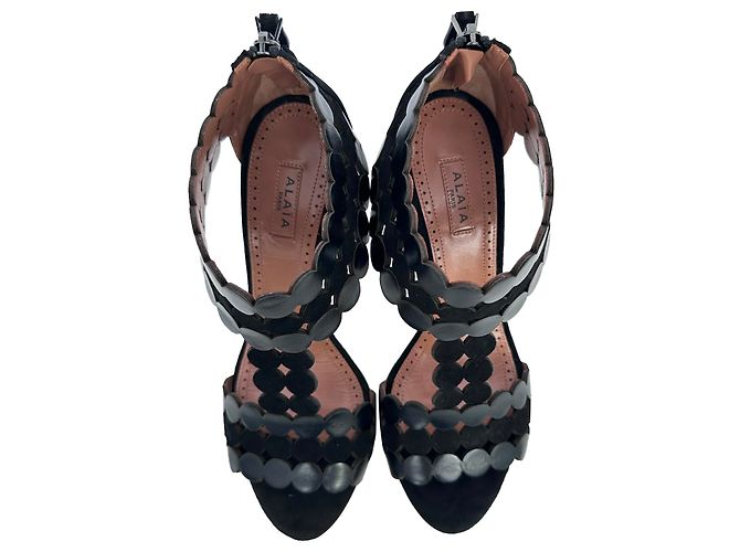 Sandali con tacco T-Strap festonati Alaïa in camoscio nero - vista 4