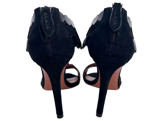 Sandali con tacco T-Strap festonati Alaïa in camoscio nero - vista 6