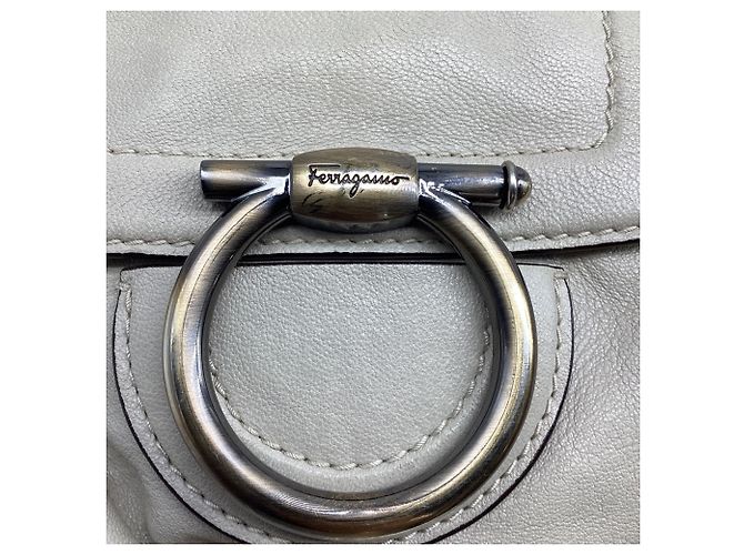 Borsa Hobo Gancini con tasca Salvatore Ferragamo in pelle beige - vista 14