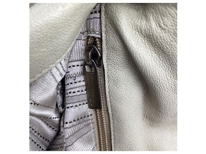 Borsa Hobo Gancini con tasca Salvatore Ferragamo in pelle beige - vista 9