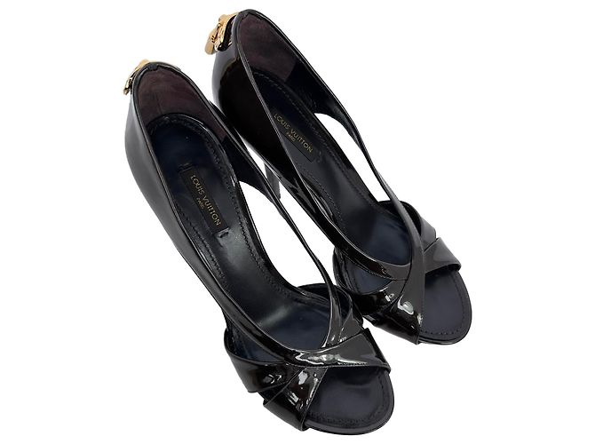 Décolleté aperte Louis Vuitton con dettaglio lucchetto e ritagli in pelle verniciata nera Nero - vista 6