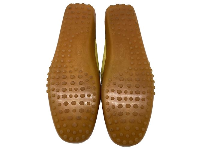 Mocassini Tod's in suede giallo con suola in gomma - vista 13