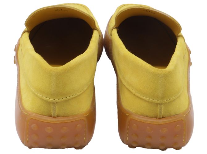 Mocassini Tod's in suede giallo con suola in gomma - vista 5