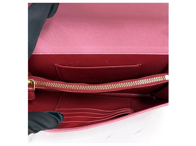 Prada Borsa crossbody con catena in Saffiano Rosa - vista 13