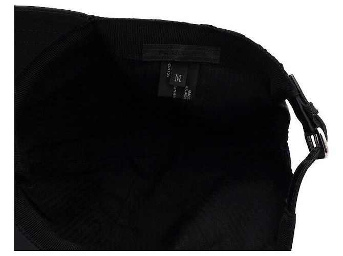Prada Cappellino Unisex in Nylon Nero con Cuciture Blu - vista 8