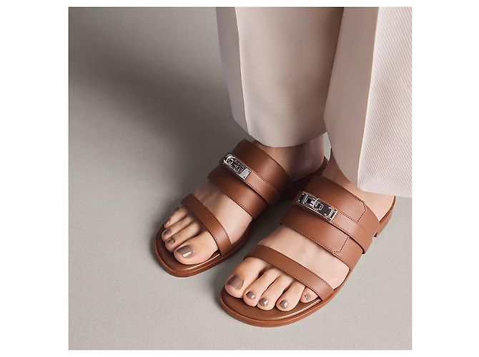 Hermès Sandali ciabatte Kelly da donna Gold D'oro - vista 3