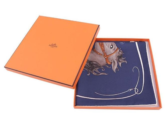 Hermès Grand Galop Seidentuch Bleu Marine Cuir Caramel Braun - Ansicht 11