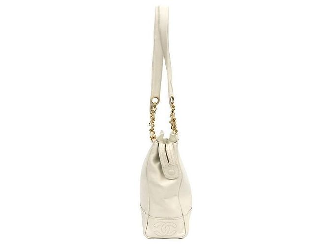 Chanel Borsa a tracolla Triple CC in Caviar bianco - vista 3
