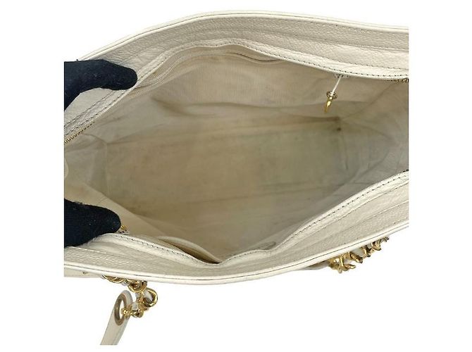 Chanel Borsa a tracolla Triple CC in Caviar bianco - vista 7