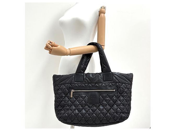 Chanel Saco Tote Cocoon Acolchoado Black Preto - vista 3