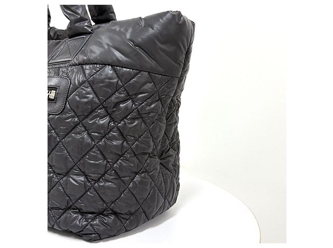 Chanel Saco Tote Cocoon Acolchoado Black Preto - vista 6