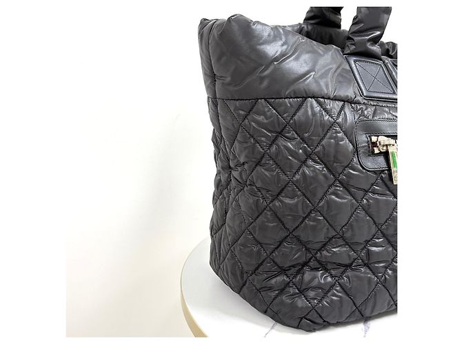 Chanel Saco Tote Cocoon Acolchoado Black Preto - vista 7