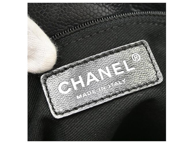 Chanel Ultimate Executive Tote Caviar Medium Nero - vista 4