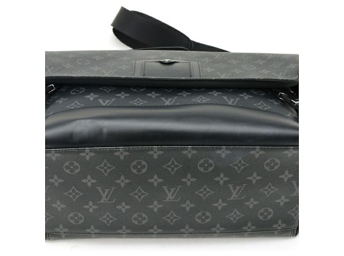 Borsa Louis Vuitton Voyage MM Nero Monogramma - vista 4