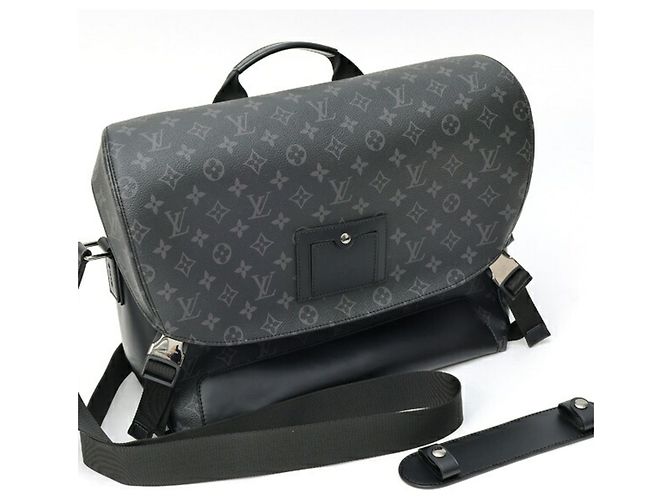 Borsa Louis Vuitton Voyage MM Nero Monogramma - vista 8