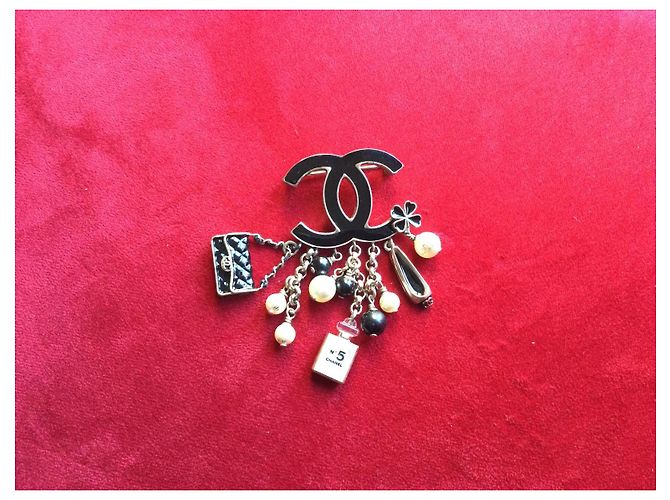 Chanel Camellia and N°5 Perfume Bottle Brooch Black White Gold hardware - view 2
