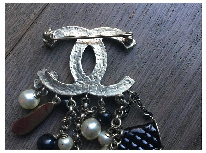 Chanel Camellia and N°5 Perfume Bottle Brooch Black White Gold hardware - view 8
