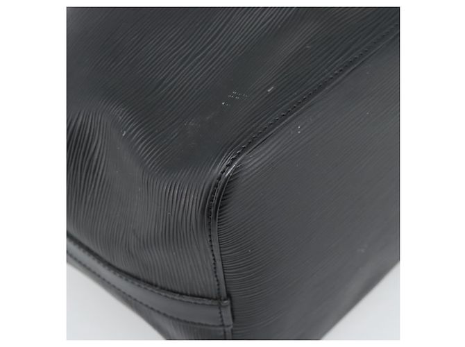 LOUIS VUITTON Borsa a tracolla Petit Noe in pelle Epi Nera M44102 LV Auth 196225 Nero - vista 16