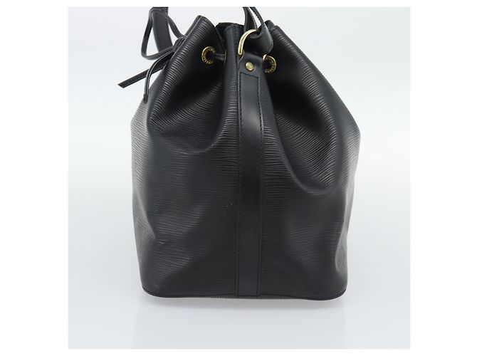 LOUIS VUITTON Borsa a tracolla Petit Noe in pelle Epi Nera M44102 LV Auth 196225 Nero - vista 4