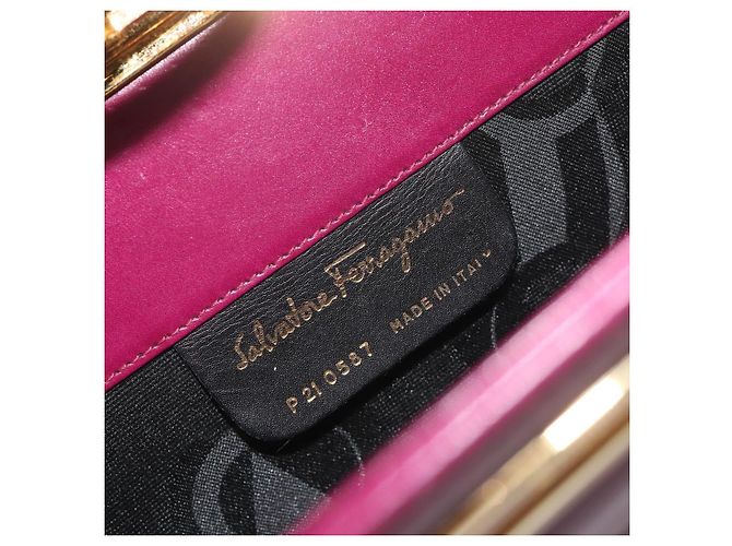 Sac à épaule Salvatore Ferragamo Gancini Chain en cuir violet et or Auth 196275A Doré - vue 12