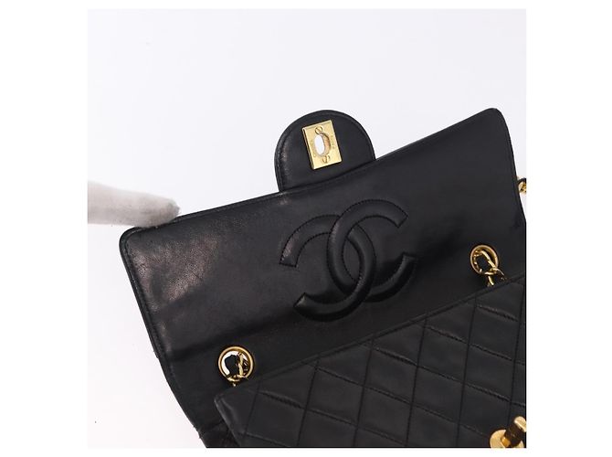 Borsa a tracolla CHANEL Matelasse con catena in pelle d'agnello nera e oro CC Auth 195725 Nero D'oro - vista 18