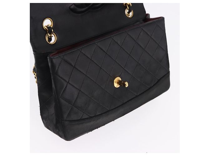 Borsa a tracolla CHANEL Matelasse con catena in pelle d'agnello nera e oro CC Auth 195725 Nero D'oro - vista 19