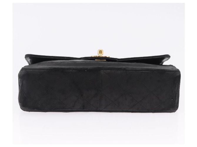 Borsa a tracolla CHANEL Matelasse con catena in pelle d'agnello nera e oro CC Auth 195725 Nero D'oro - vista 5