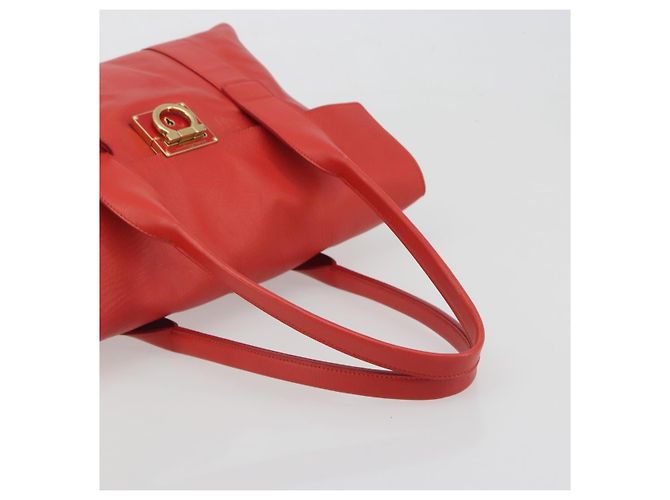 Borsa Salvatore Ferragamo Gancini in pelle rossa e oro Auth 195014 Rosso D'oro - vista 7