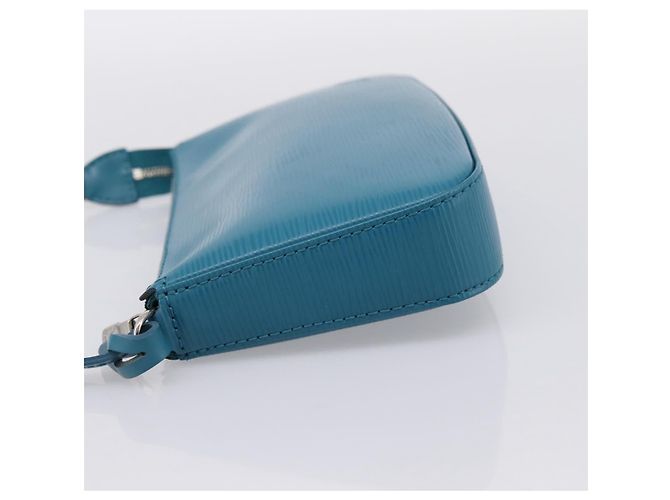 LOUIS VUITTON Epi Pochette Accessoires Pouch Cyan M40823 LV Auth 196344V - vista 3